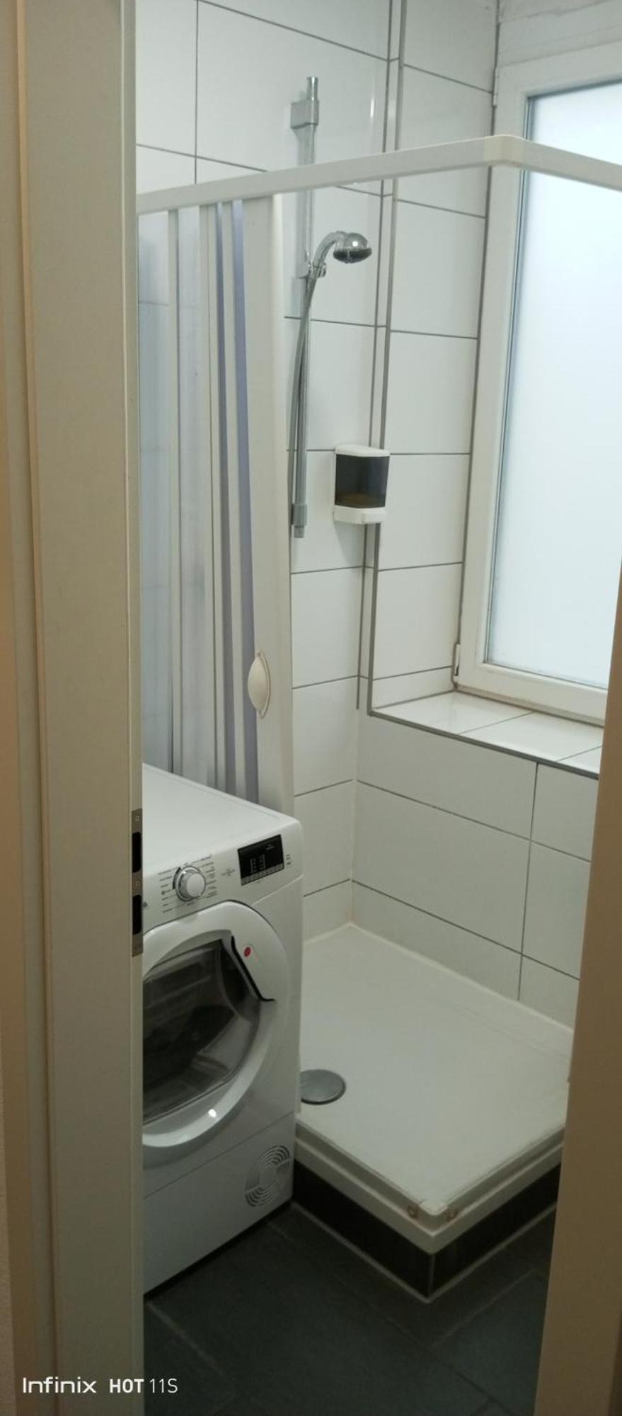 Nina Mit Gemeinschaftskueche Zentrum Privatunterkunft